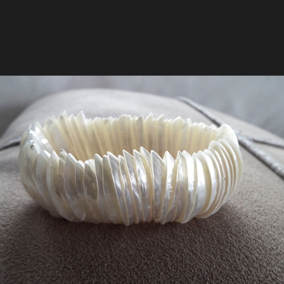 Vintage White Trochus Shell MOP Bracelet